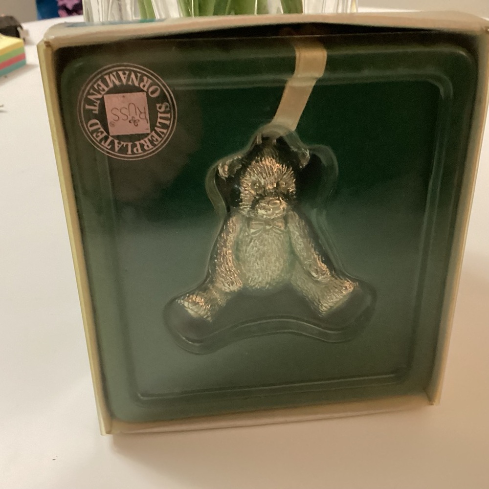 Silver teddy bear ornaments quantity